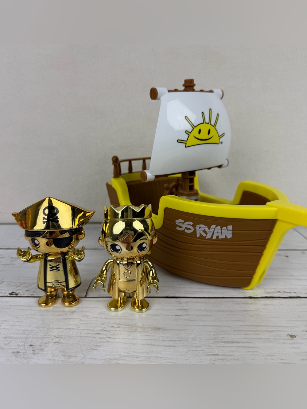 Ryan’s World SS Ryan Pirate Ship Playset and Gold Pirate Bonkers Figures